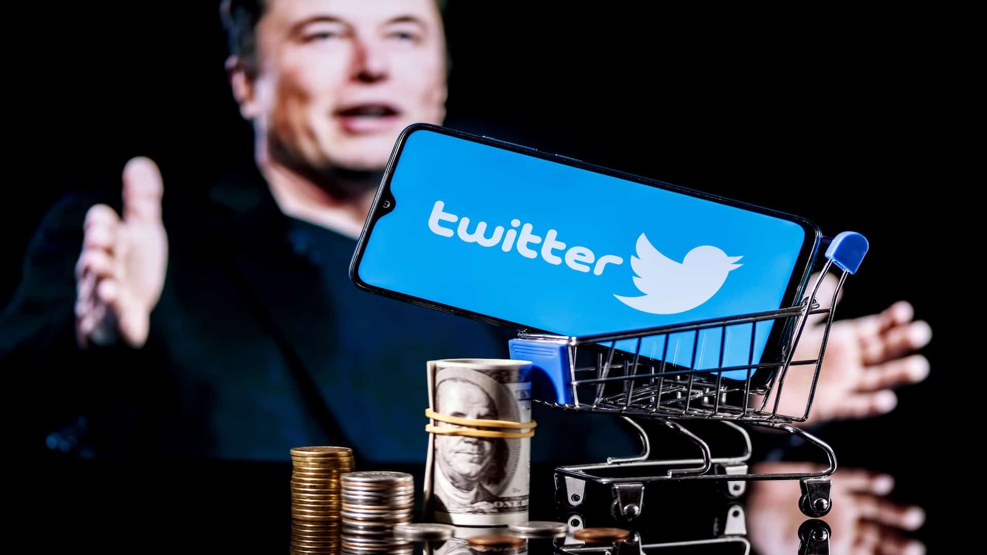 X (Twitter) slashes video ad prices to lure back advertisers