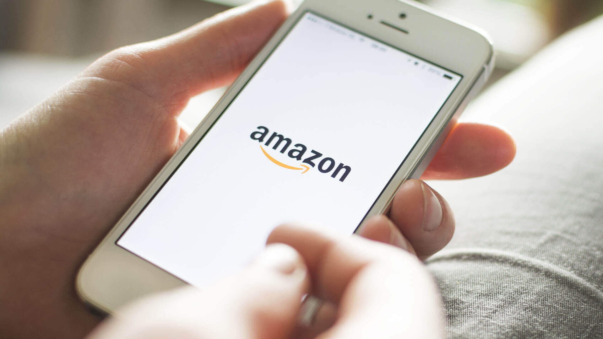 Amazon tests AI-generated review highlights with U.S. mobile shoppers